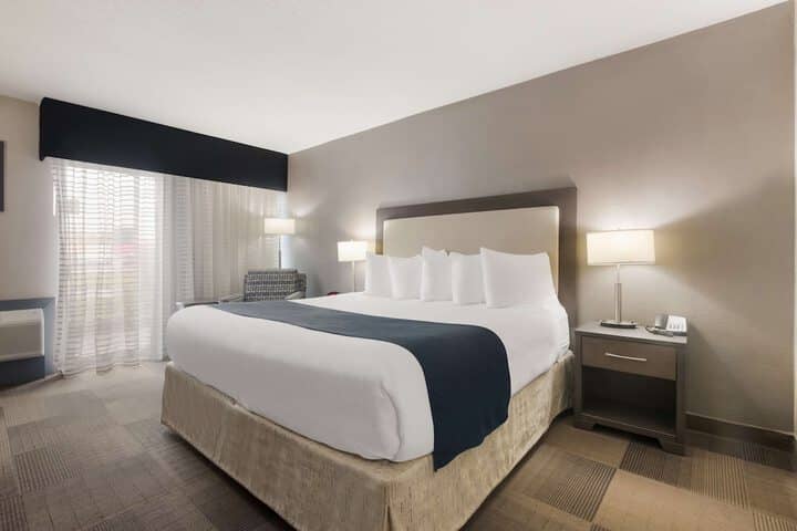 Room 21 of 38