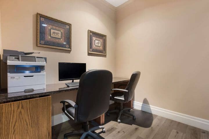 Business Center 37 of 38