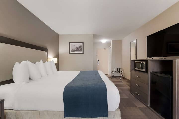 Room 7 of 38